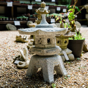 Rokkaku Yukimi Lantern